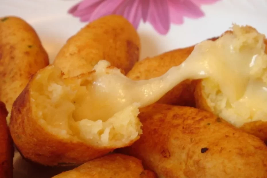 Bolinho de mandioca com queijo