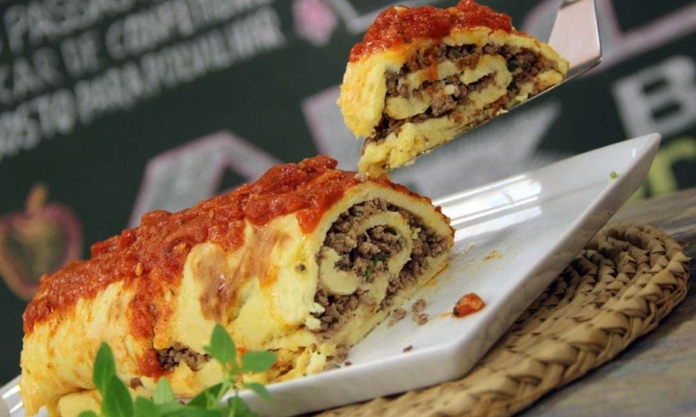 Rocambole de batatas com carne moida