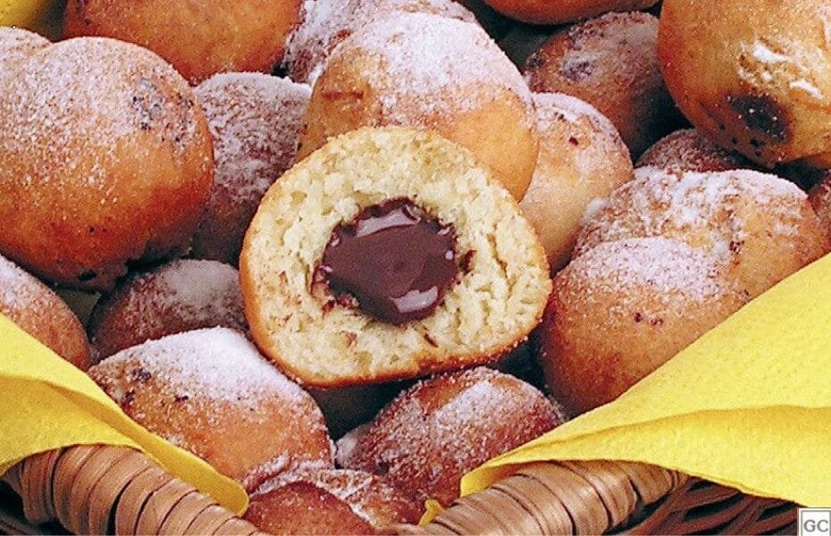 Bolinho de chuva assado recheado