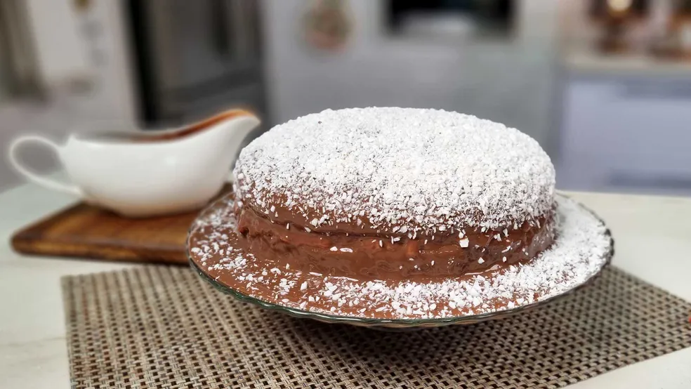 Bolo de chocolate com coco