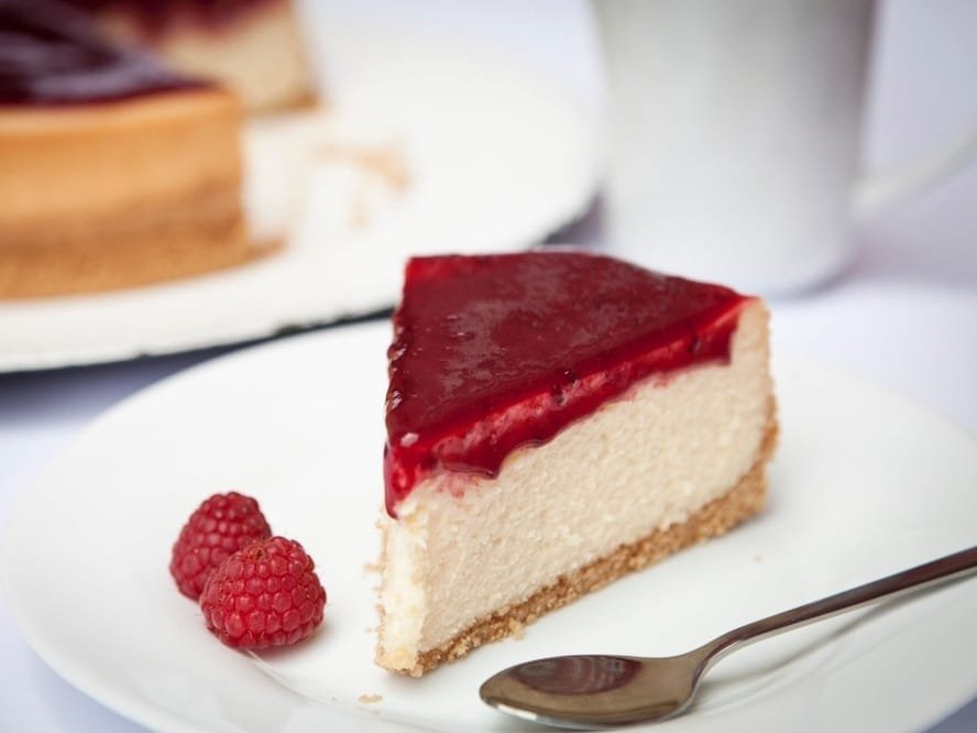 Cheesecake de Chocolate com Calda de Framboesa