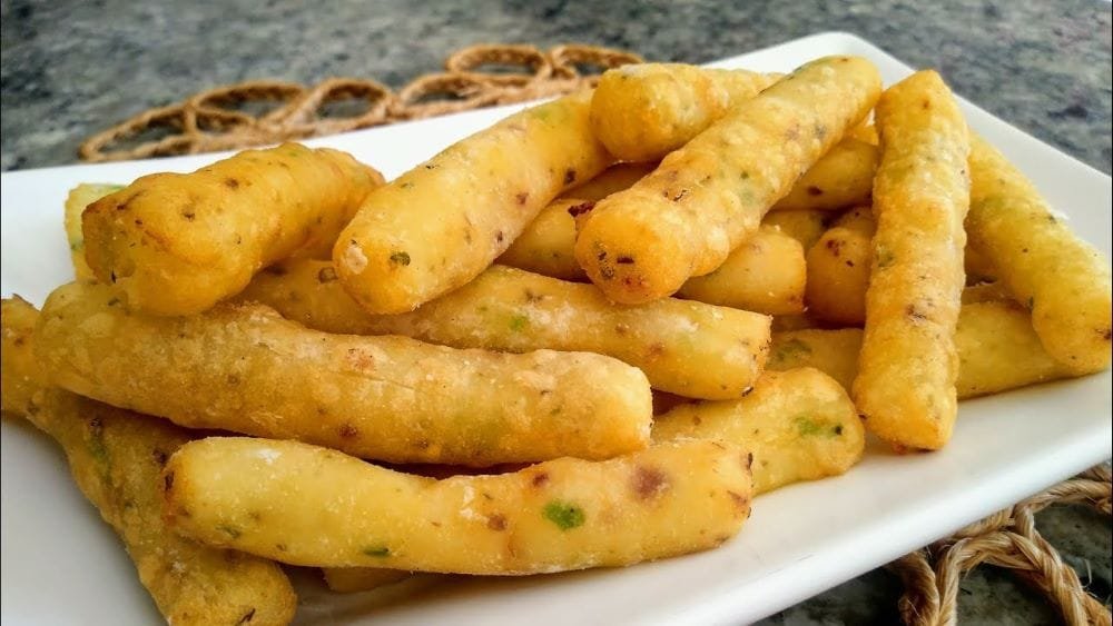 Palitos de batata cozida com queijo