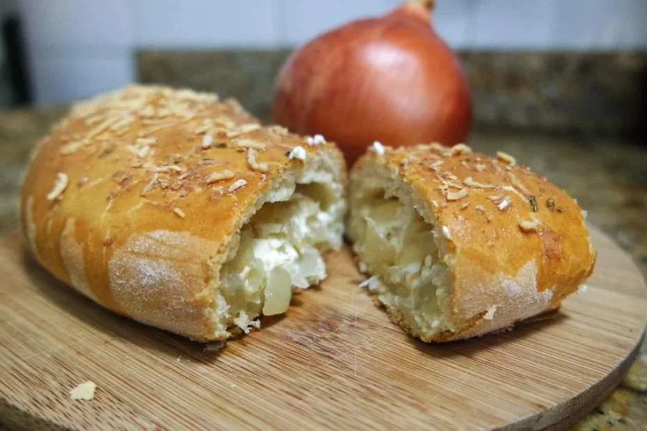 Pão de cebola recheado com queijo
