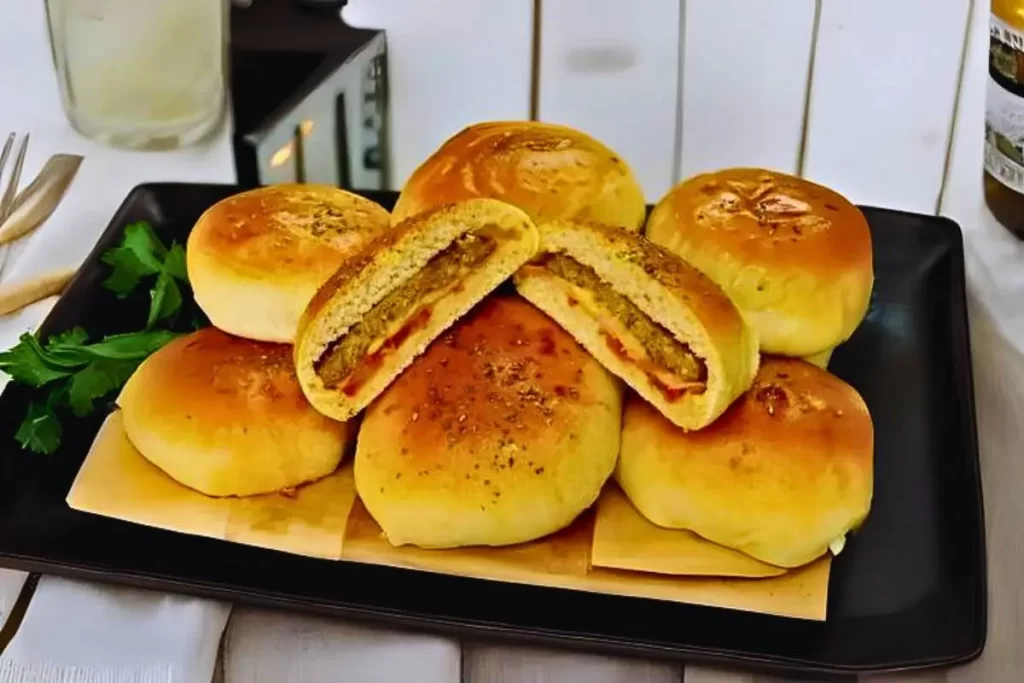Pão recheado com Hamburguer caseiro