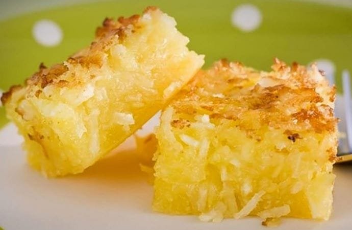 Bolo de aipim com coco