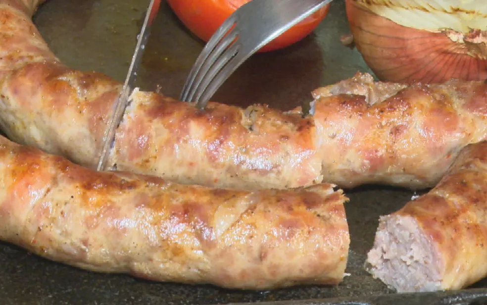 Linguiça de porco caseira