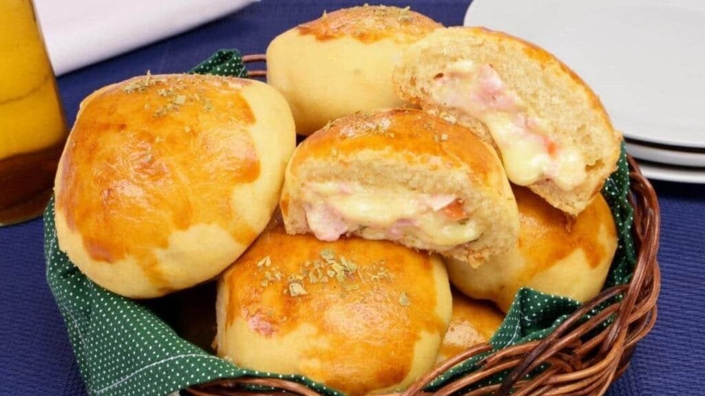 Pão de batata recheado