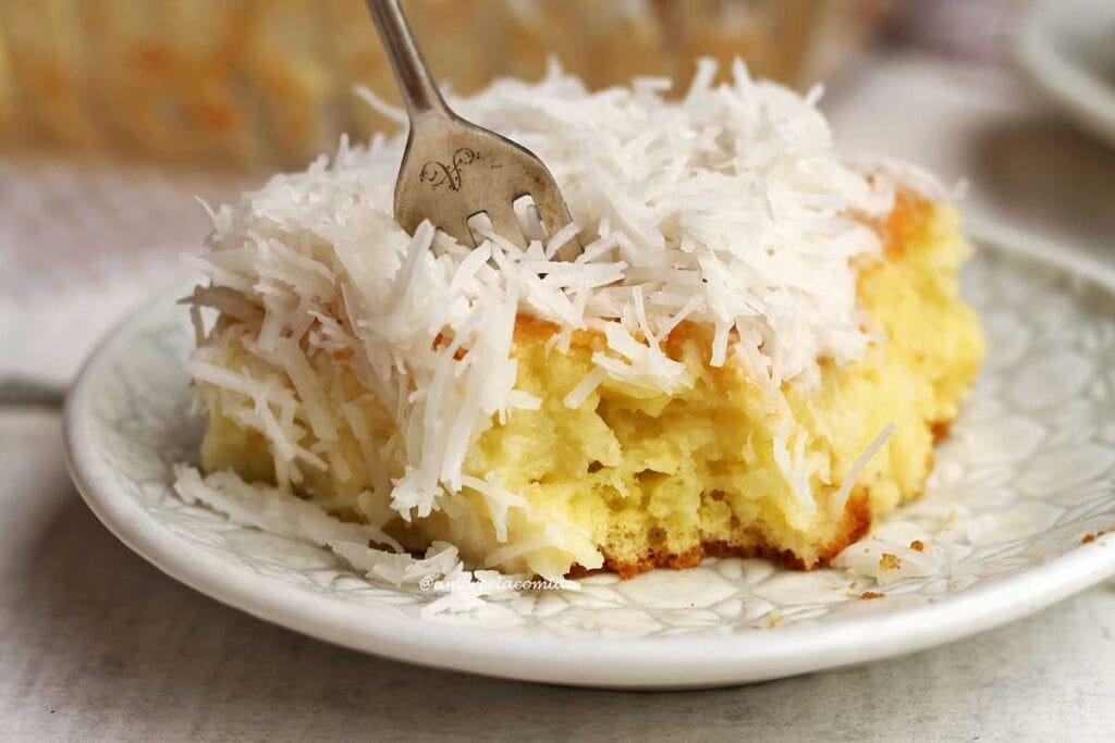 Bolo de Coco Cremoso Sem Glúten e Sem Lactose: Uma Delícia 