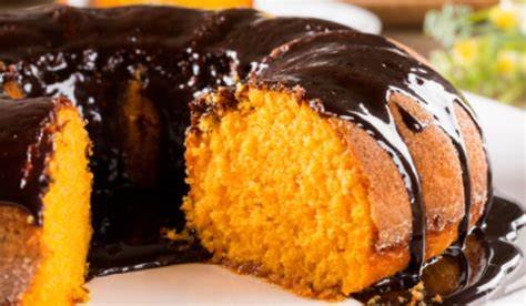 Bolo de cenoura com laranja