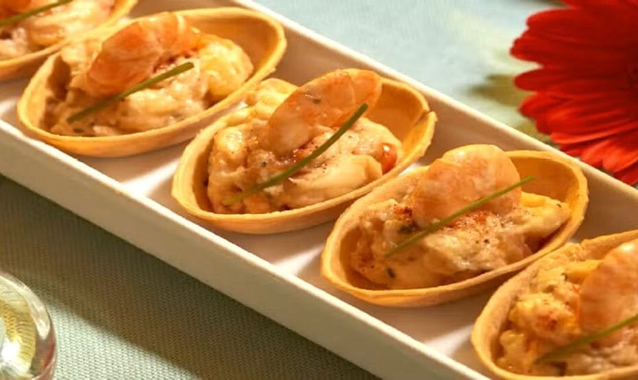 Barquinha de Camarão com Purê e Bacon