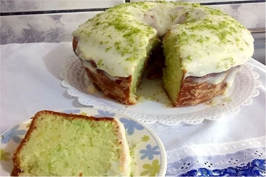 Bolo de limão com iogurte sem glúten
