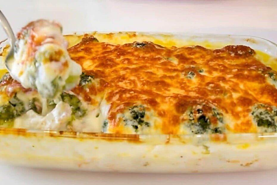 Gratinado de Frango, Batata e Brócolis com Queijo