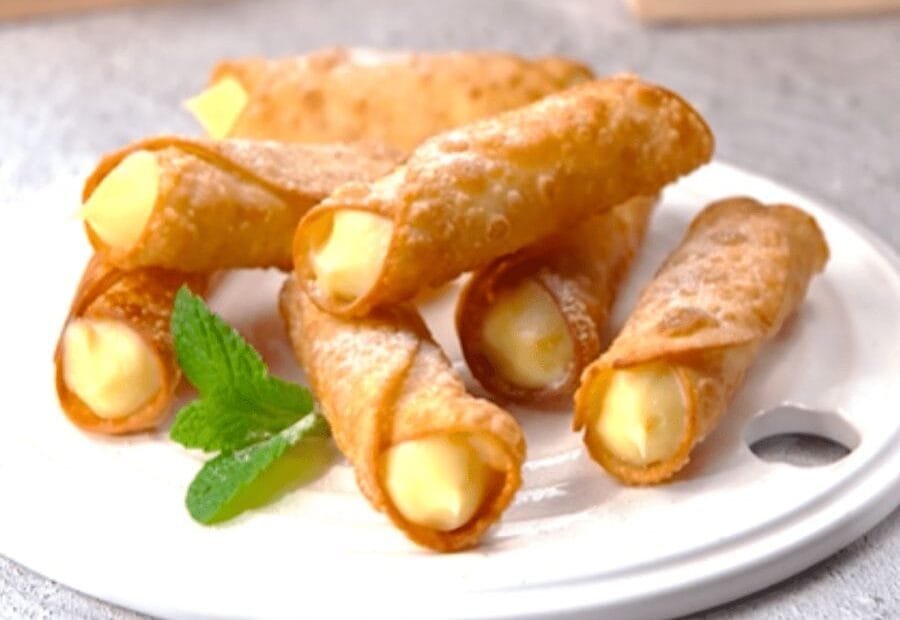Cannoli de Massa de Pastel com Brigadeiro Branco
