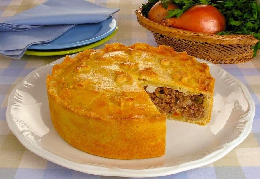 Empadão de Carne Moída na Travessa