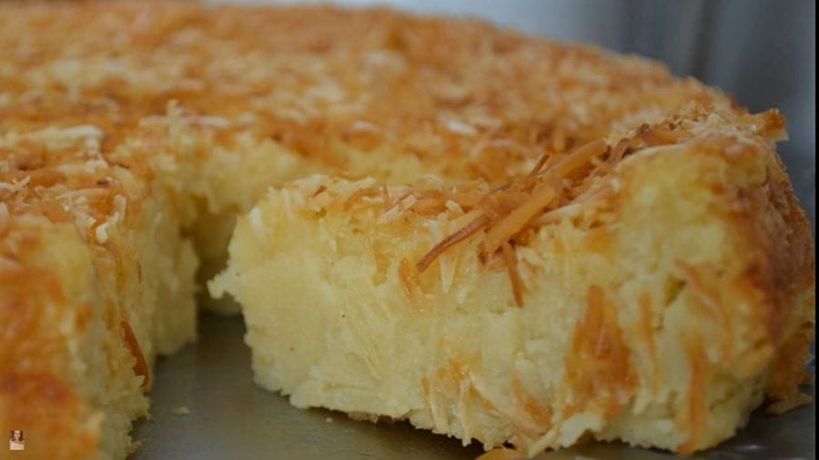 Bolo de coco cremoso