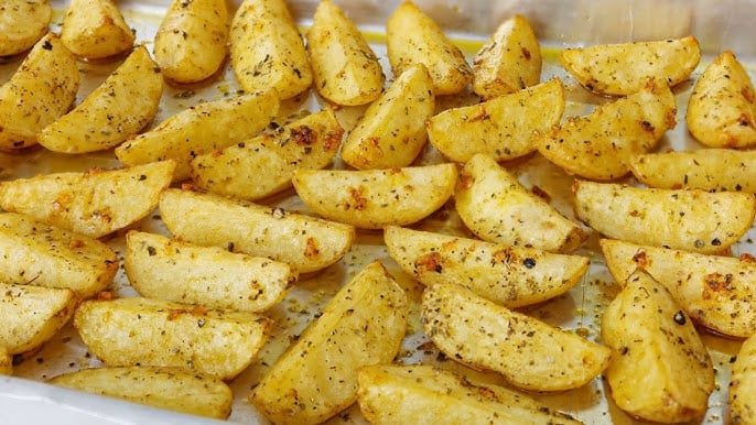 Batatas Assadas com Alho e Parmesão