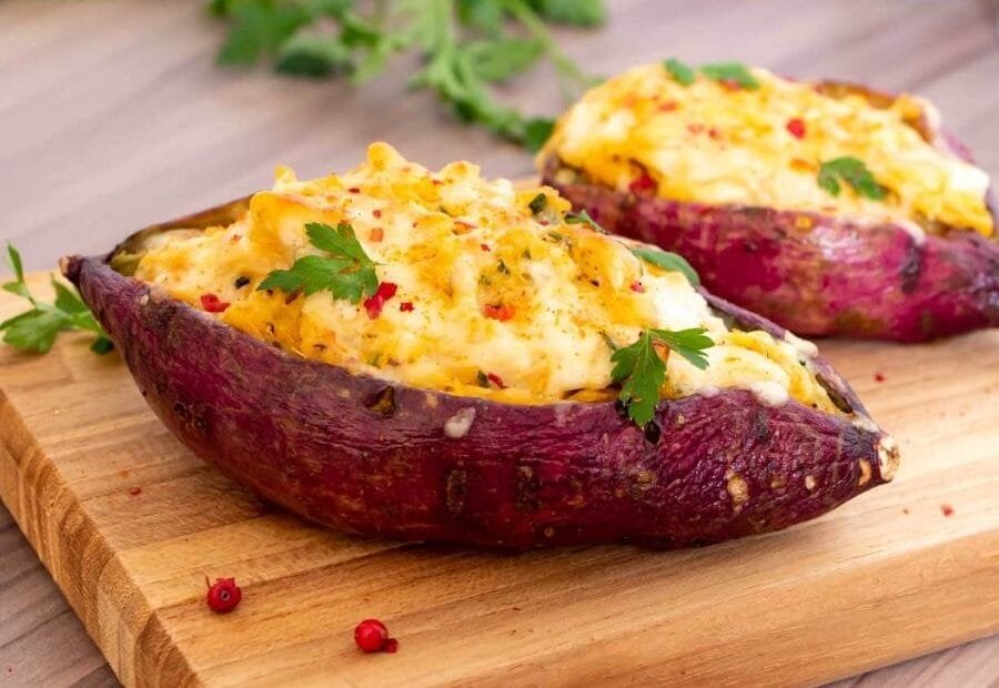 Batata Doce Recheada com Frango Cremoso