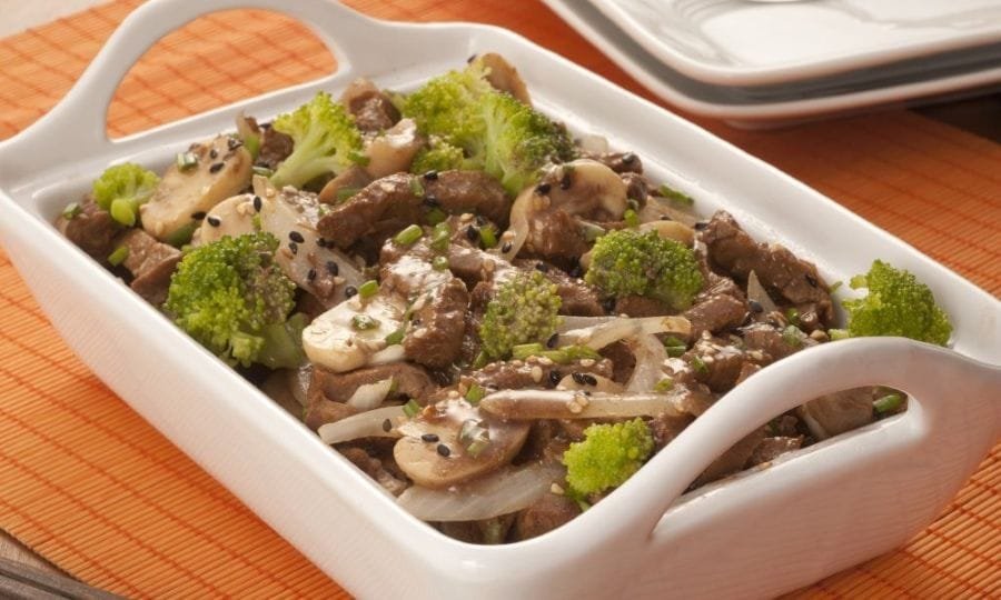 Carne com Brócolis e Molho de Soja