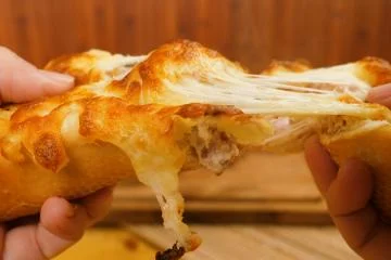 Pão de Alho com Calabresa Caseiro