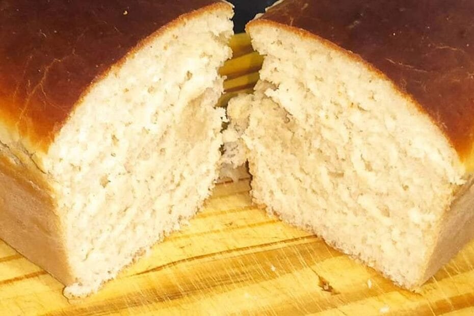 Pão de Amido de Milho com Queijo e Iogurte