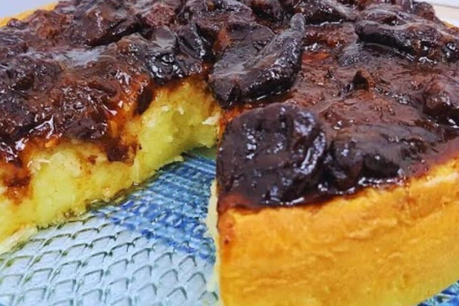 Torta Cremosa de Coco com Ameixa