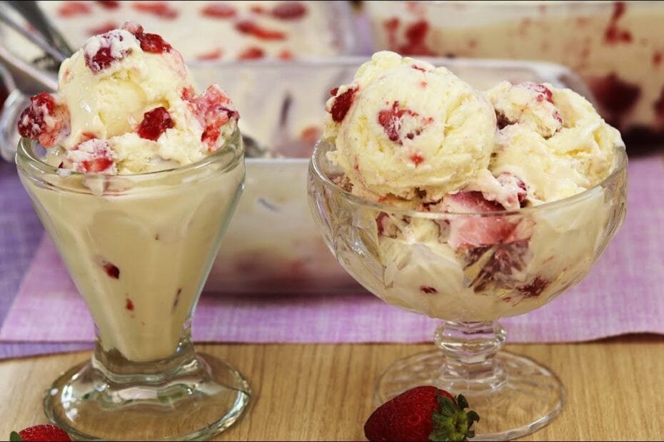 Sorvete de Ninho com Geleia de Morango